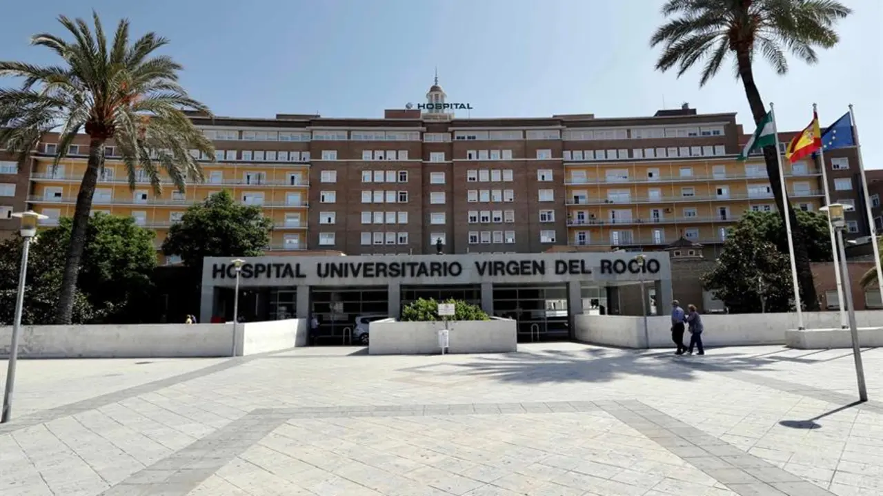 Imagen de archivo del hospital Virgen del Roc&iacute;o de Sevilla. EFE/Jos&eacute; Manuel Vidal