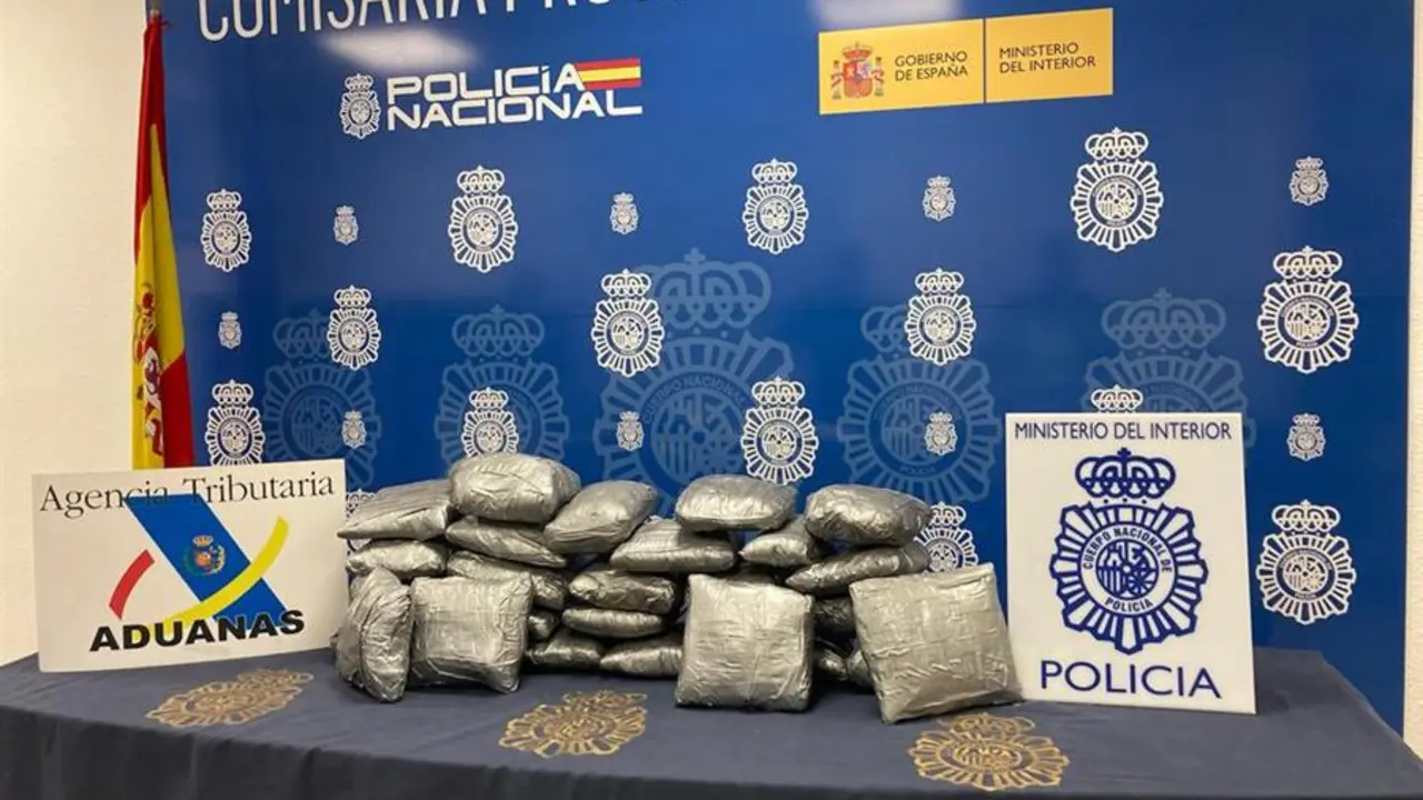 La Polic&iacute;a Nacional, en una operaci&oacute;n conjunta con Vigilancia Aduanera de la Agencia Tributaria en el marco del proyecto 'Empact', ha interceptado un cargamento mar&iacute;timo de 56 kilos de MDMA (&eacute;xtasis) cuando part&iacute;a desde Tarifa (C&aacute;diz) con destino a Argentina. EFE