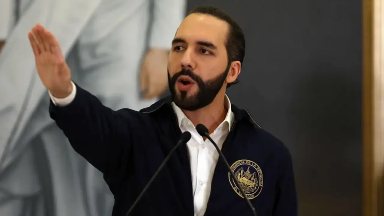 Imagen de archivo del presidente de El Salvador, Nayib Bukele habla en San Salvador (El Salvador). EFE/Miguel Lemus