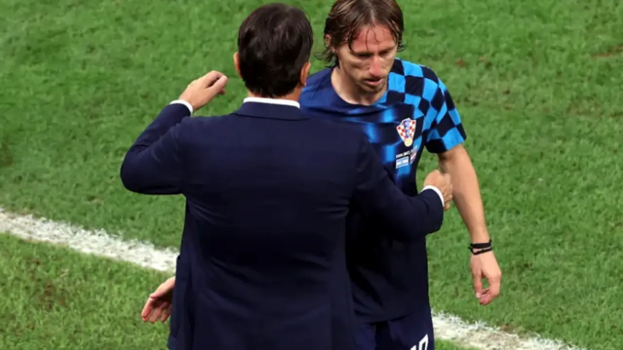 Luka Modric, tras ser sustituido durante el partido contra Argentina. EFE / Tolga Bozoglu