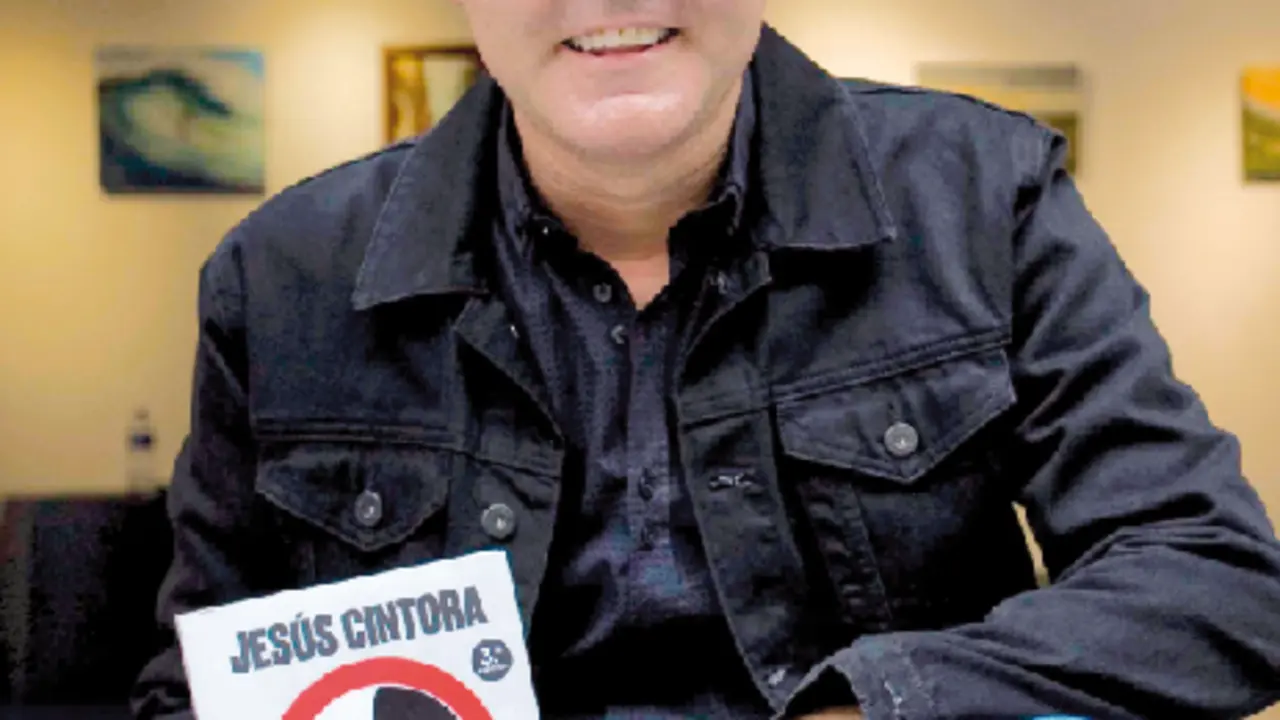 El periodista present&oacute; el lunes su &uacute;ltimo trabajo titulado &lsquo;No quieren que lo sepas&rsquo;. / ALERTA
