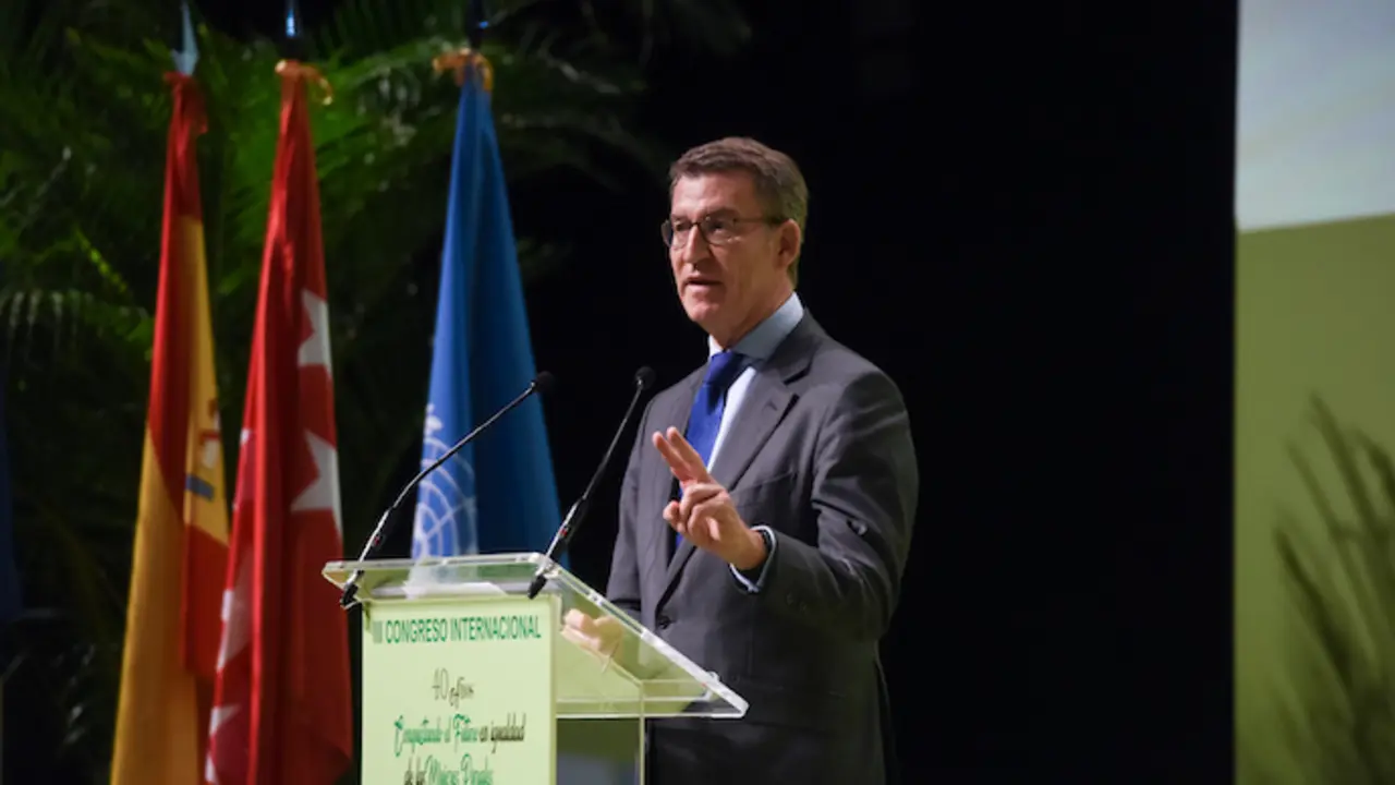 El presidente del Partido Popular, Alberto N&uacute;&ntilde;ez Feij&oacute;o, participa en el III Congreso Internacional de la Asociaci&oacute;n de Familias y Mujeres del Medio Rural (AFAMMER), en el Hotel Audit&oacute;rium, a 14 de diciembre de 2022, en Madrid (Espa&ntilde;a). Durante el Congreso, que se celebra los d&iacute;as 13 y 14 de diciembre, se conmemora el 40&ordm; aniversario de la entidad bajo el t&iacute;tulo &lsquo;40 a&ntilde;os conquistando el futuro en igualdad de las mujeres rurales&rsquo;. Est&aacute; previsto que asistan un millar de mujeres para &ldquo;unir sus voces y llevar la causa rural a todos los organismos nacionales e internacionales&rsquo;&rsquo;.
14 DICIEMBRE 2022;MADRID;FEIJOO;AFAMMER;III CONGRESO INTERNACIONAL
Gustavo Valiente / Europa Press
14/12/2022