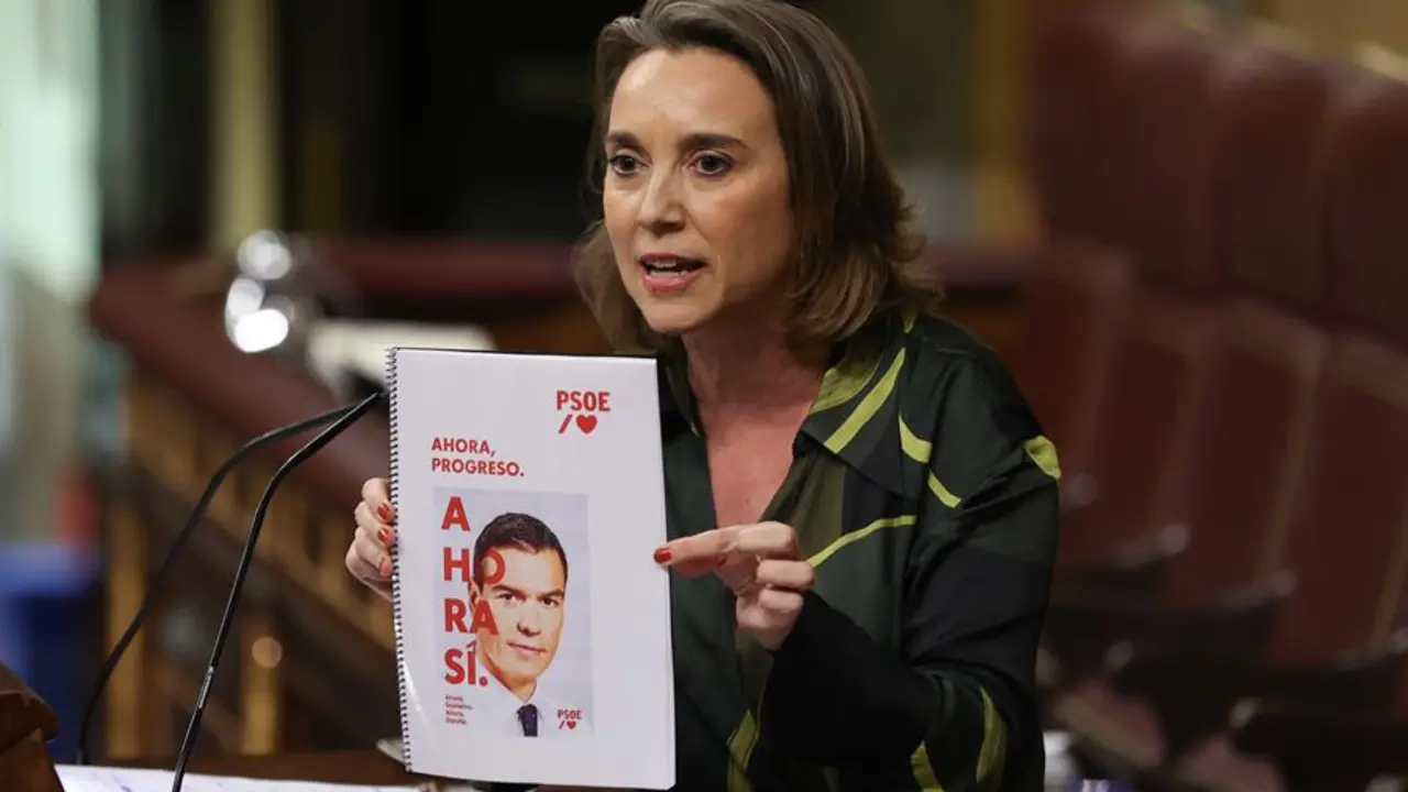 La portavoz del PP Cuca Gamarra, durante el pleno extraordinario del Congreso de los Diputados celebrado este jueves en Madrid para votar una amplia reforma impulsada por el Gobierno para eliminar el delito de sedici&oacute;n y rebajar las penas del de malversaci&oacute;n, que tambi&eacute;n implica cambios en el Poder Judicial. EFE/ Kiko Huesca