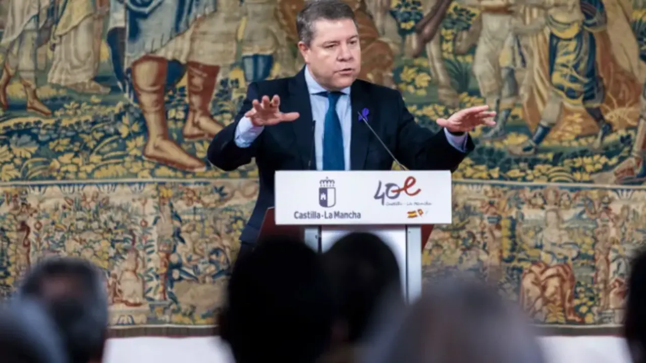 El presidente de Castilla-La Mancha, Emiliano Garc&iacute;a-Page, en Toledo. EFE / &Aacute;ngeles Visd&oacute;mine