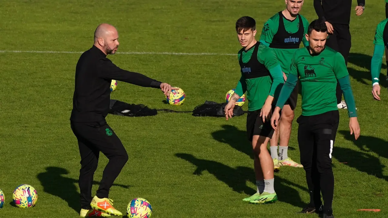 Vista de un entrenamiento del Racing de Santander. / Alerta