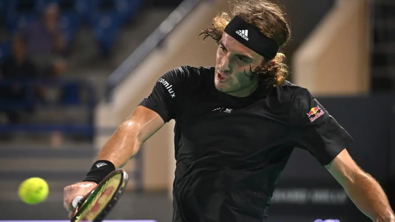 El tenista griego Stefanos Tsitsipas en el partido frente a Casper Ruud. EFE / STR