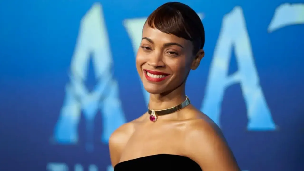 La actriz Zoe Saldana en el estreno de "Avatar 2" en Los Angeles. EFE/Allison Dinner