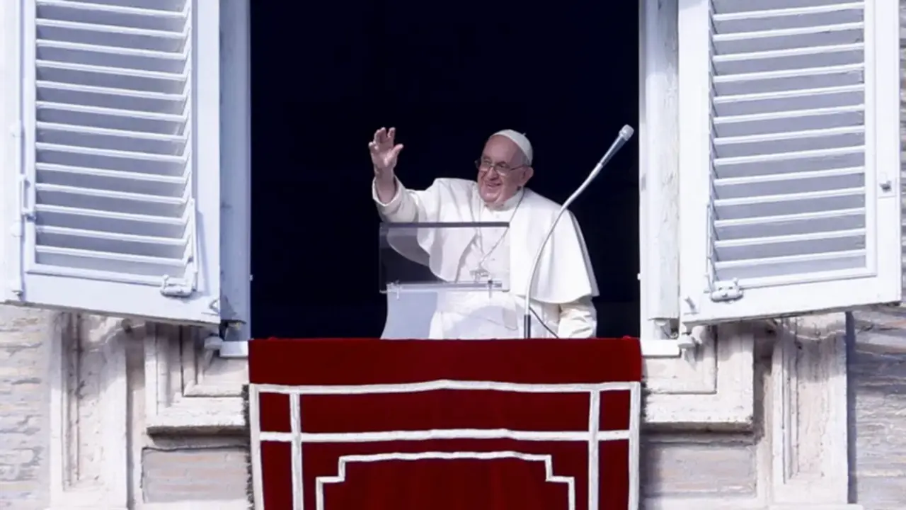 El papa, este domingo durante el rezo del Angelus. EFE/EPA/Fabio Frustaci