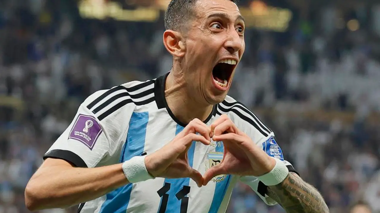 El jugador argentino &Aacute;ngel di Mar&iacute;a muestra su alegr&iacute;a despu&eacute;s de marcar el segundo gol de su selecci&oacute;n durante la Final del Mundial Qatar 2022 entre Argentina y Francia este domingo en el estadio Lusail en Lusail, Catar. EFE/ Ronald Wittek