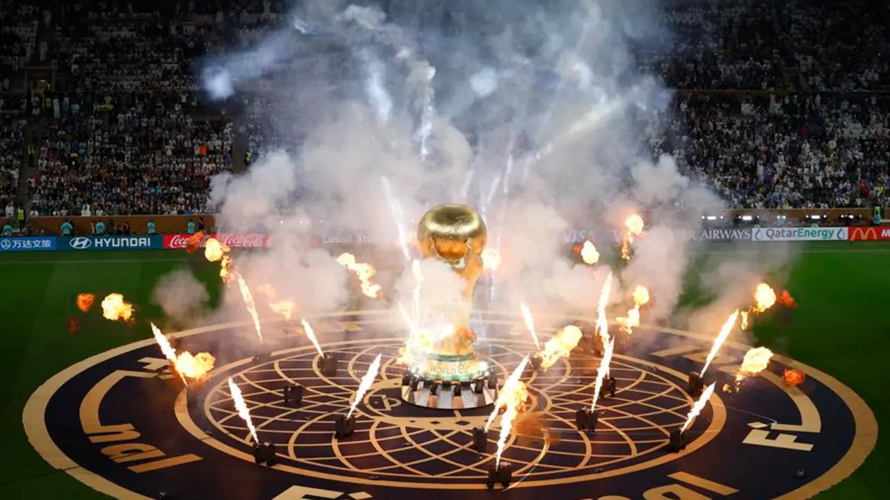 Imagen de la ceremonia de clausura del Mundial de Qatar 2022. EFE/ Alberto Estevez
