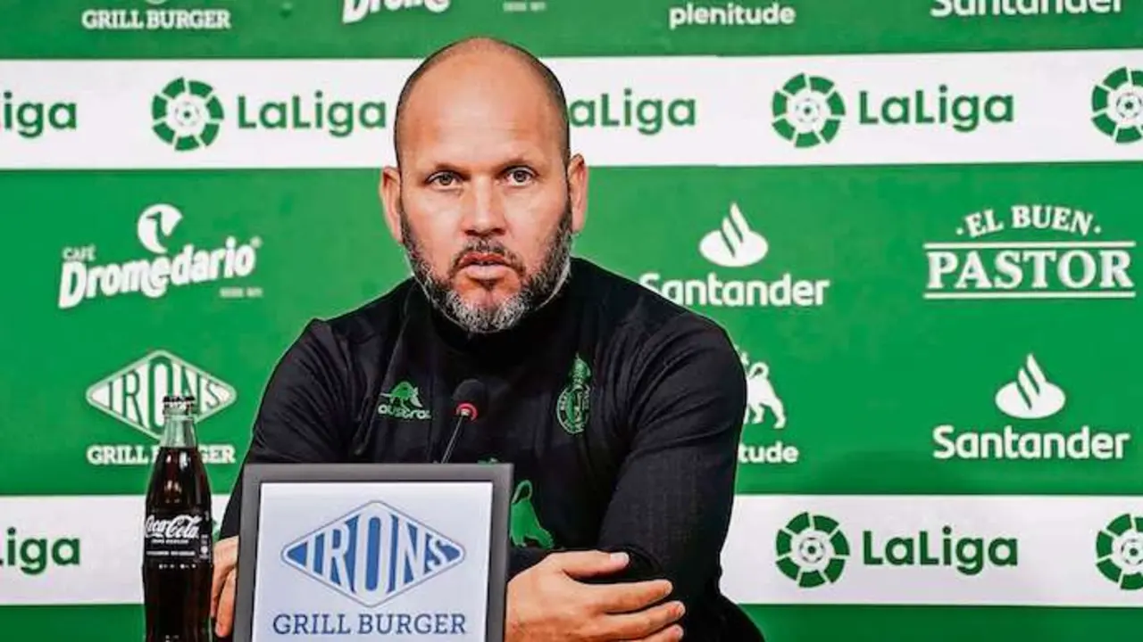 Jos&eacute; Alberto, en la sala de prensa de La Albericia. / RRC