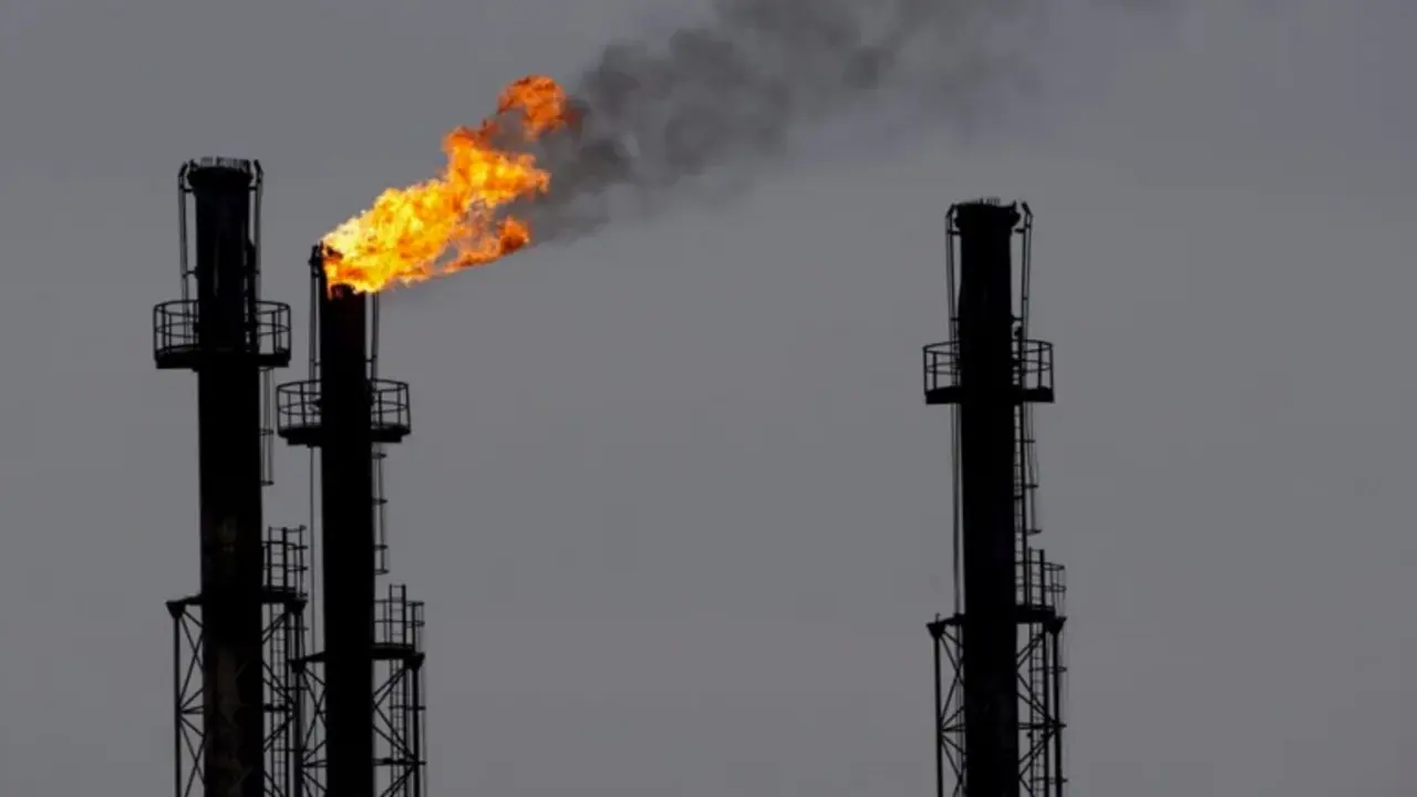 Una refiner&iacute;a, en una imagen de archivo. EFE/Robert Ghement