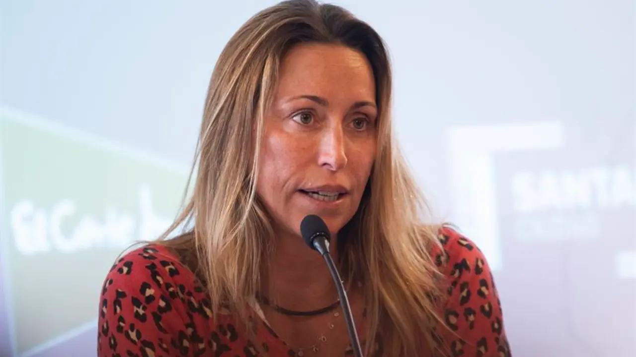 La doble medallista ol&iacute;mpica de nataci&oacute;n sincronizada Gemma Mengual, una de las premiadas por la Asociaci&oacute;n de la Prensa Deportiva de Cantabria. EFE / Pedro Puente Hoyos
