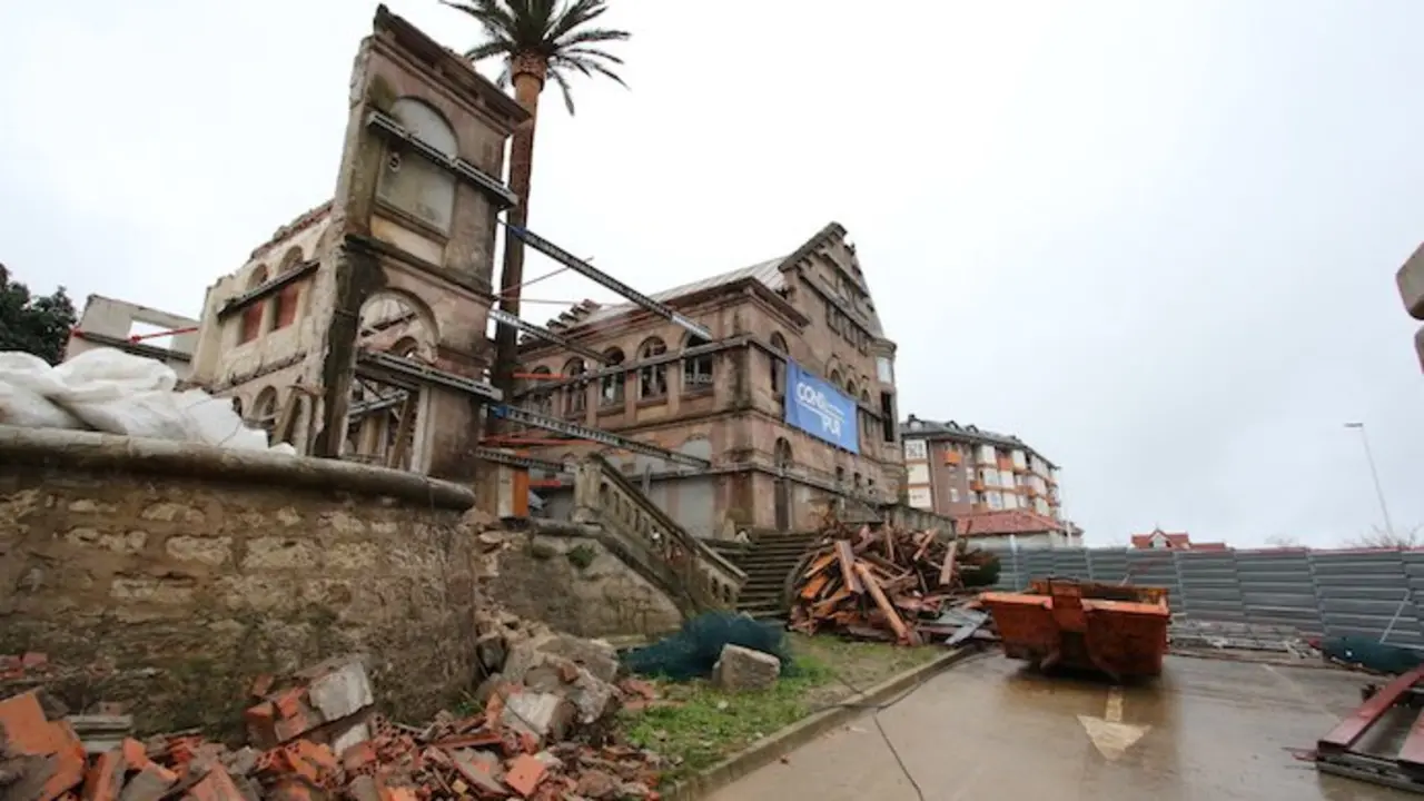 Estado de la reforma del Palacio Jaime del Amo en Suances. / ALERTA