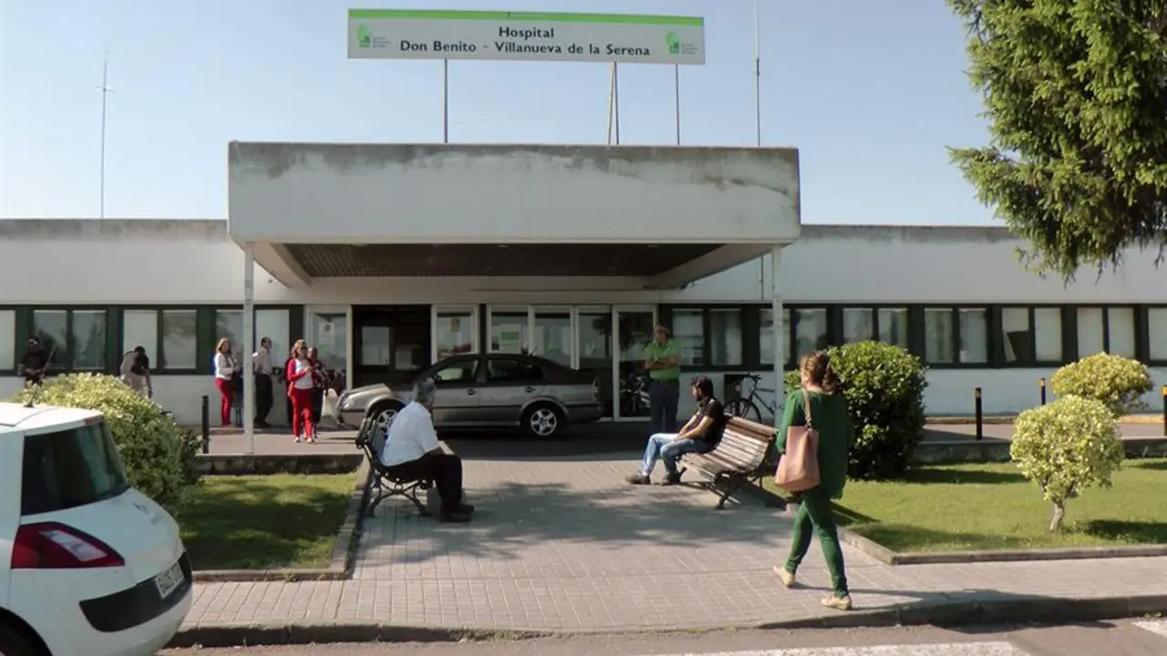 Imagen de archivo de la fachada del Hospital Don Benito-Villanueva de la Sererna. EFE / Ra&uacute;l Haba