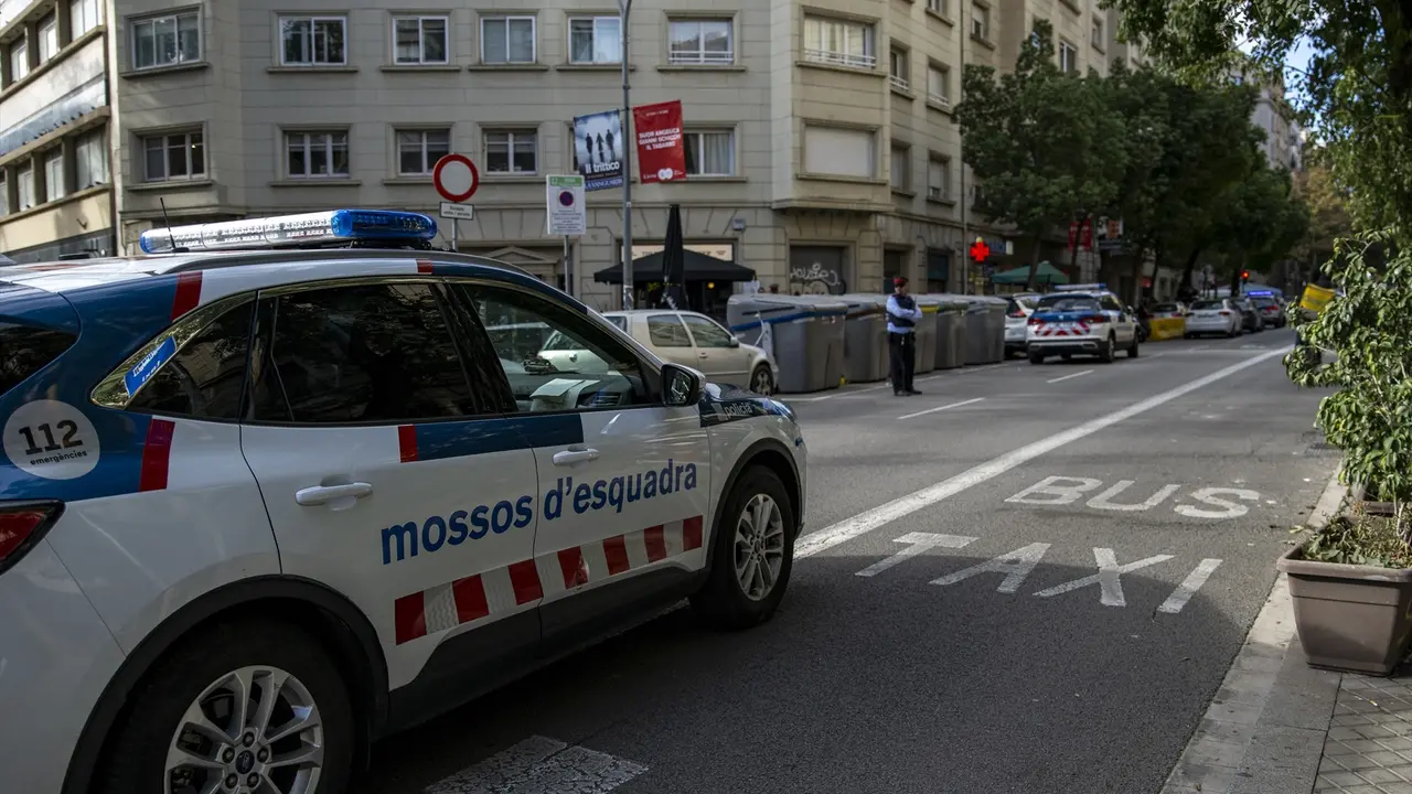 Vista de un coche de los Mossos d'escuadra, en Barcelona. E.P.