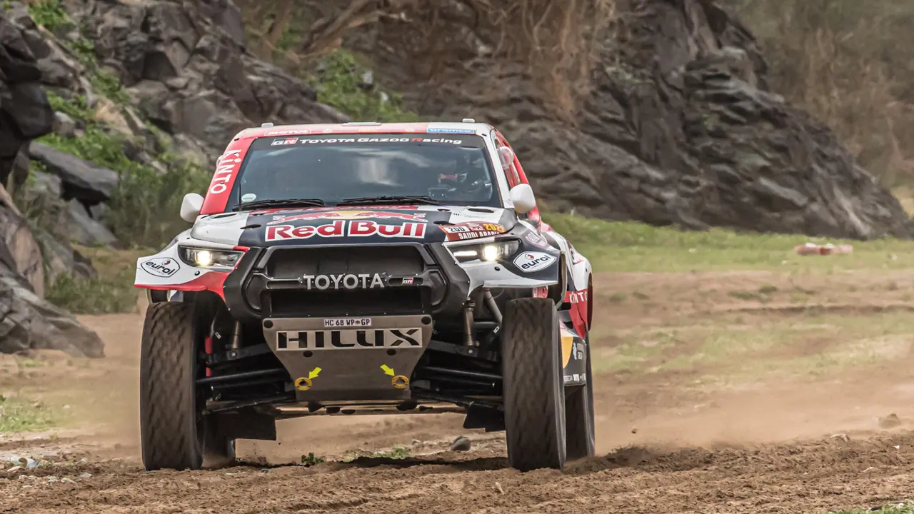 Imagen de uno de los coches participantes del rally Dakar. EFE / ANDREW EATON