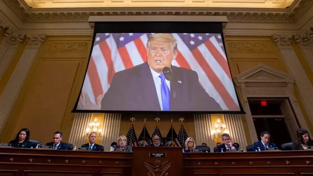 Imagen de archivo del expresidente de los Estados Unidos, Donald Trump durante una audiencia del comit&eacute; selecto para investigar el ataque del 6 de enero al Capitolio de los Estados Unidos. EFE/Al Drago/Pool