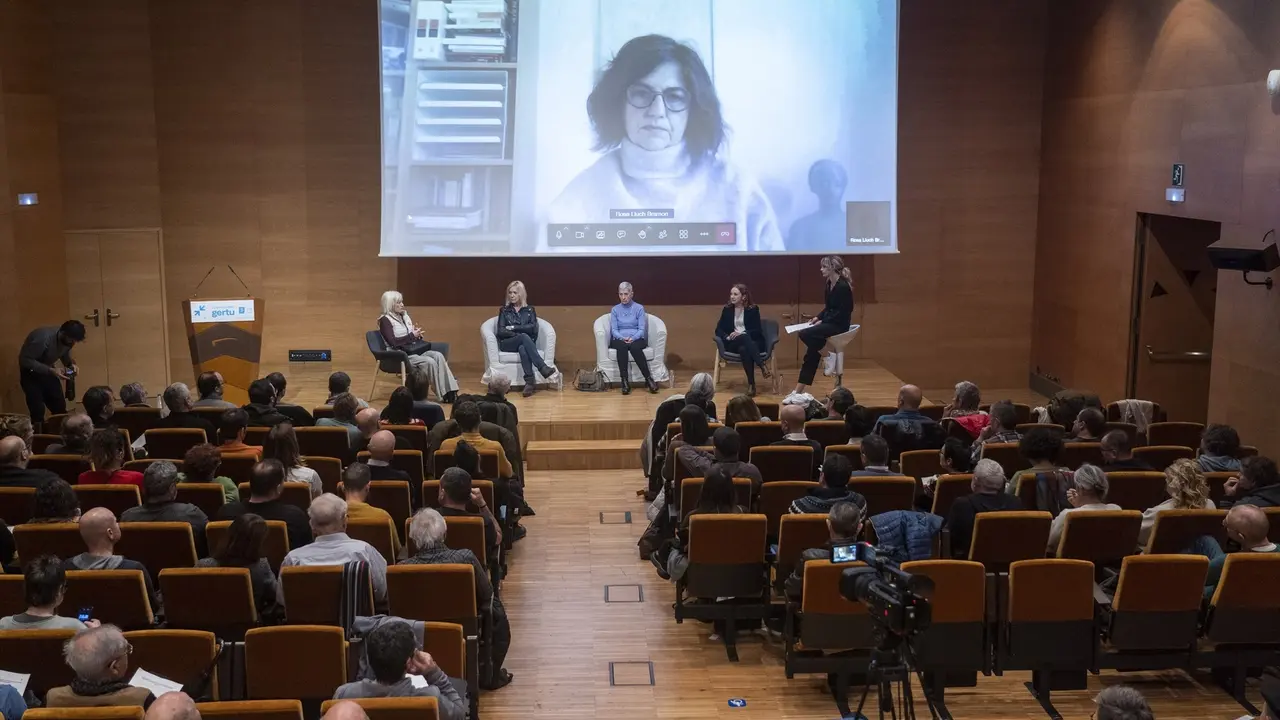 Mesa redonda organizada por la red ciudadana Sare. E.P.