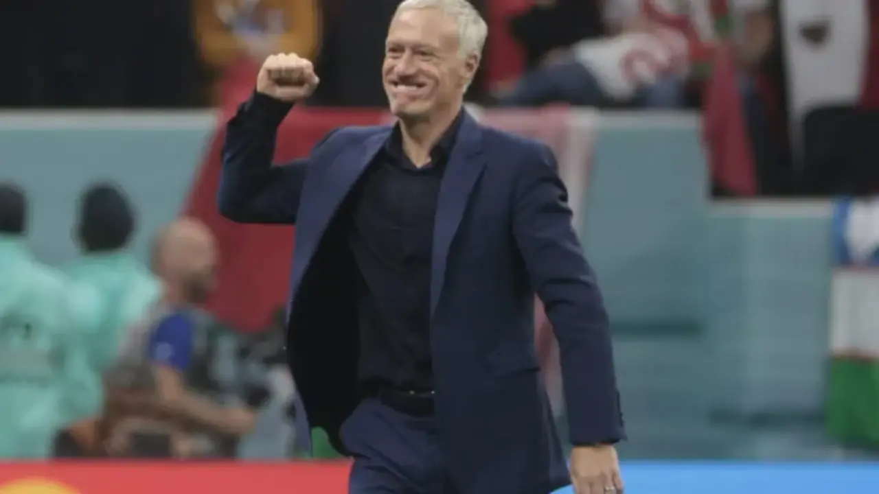 El selecccionador de Francia Didier Deschamps durante uno de los partidos de su equipo en el Mundial de F&uacute;tbol Qatar 2022 EFE/ Juan Ignacio Roncoroni