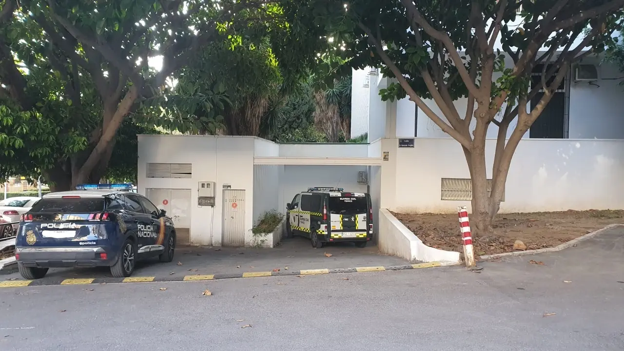 EuropaPress_3607868_juzgados_marbella_coche_policia_nacional_guardia_civil