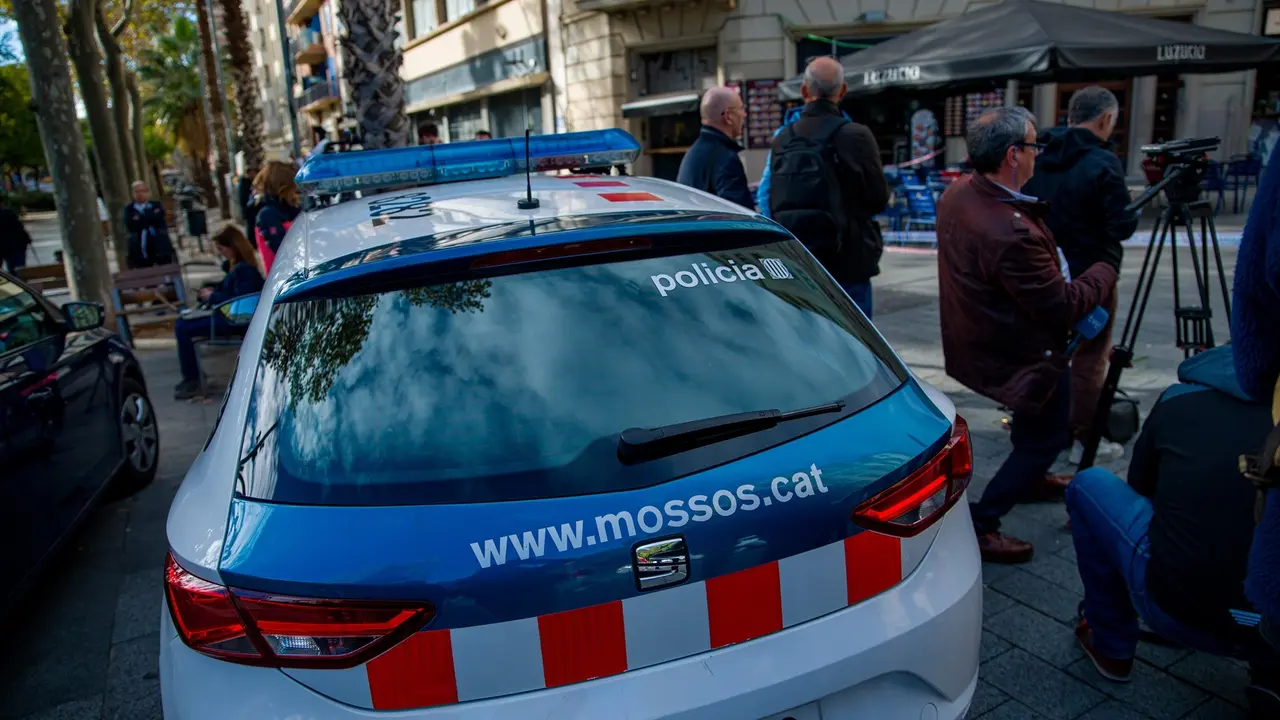 Un coche de Polic&iacute;a en el centro de Barcelona. E.P.