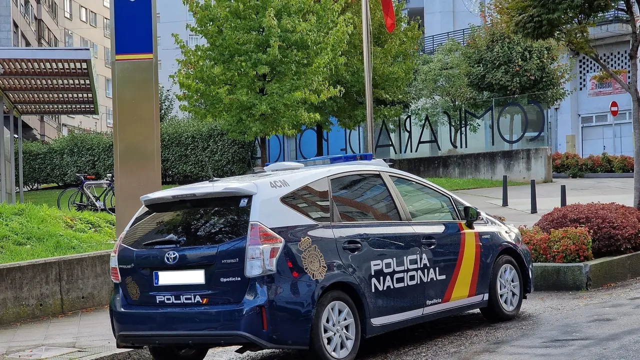 Detenido en Vigo un hombre tras grabar con su m&oacute;vil a mujeres en probadores. E.P.