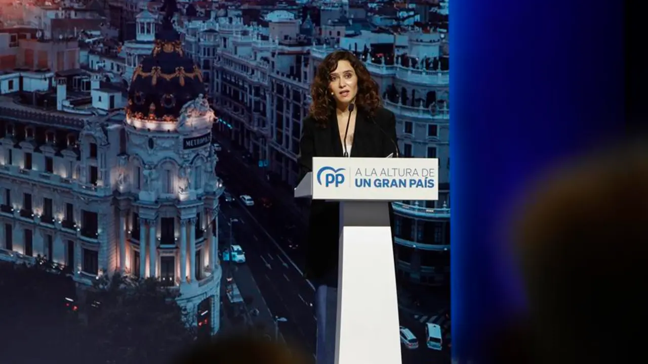 La presidenta de la Comunidad de Madrid y candidata auton&oacute;mica, Isabel D&iacute;az Ayuso, interviene durante el acto de presentaci&oacute;n de los candidatos auton&oacute;micos para las elecciones de mayo. EFE / Javier Belver