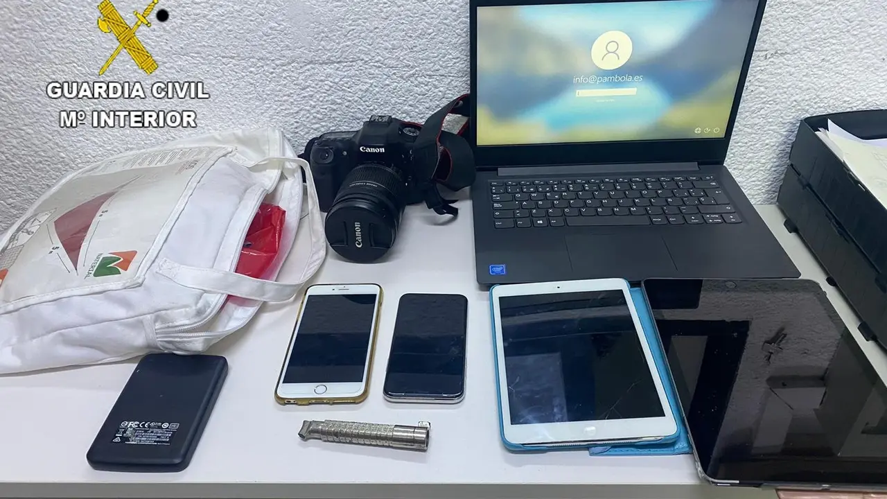 Efectos recuperados por la Guardia Civil tras la detenci&oacute;n de 8 personas por 33 robos con fuerza. E.P.