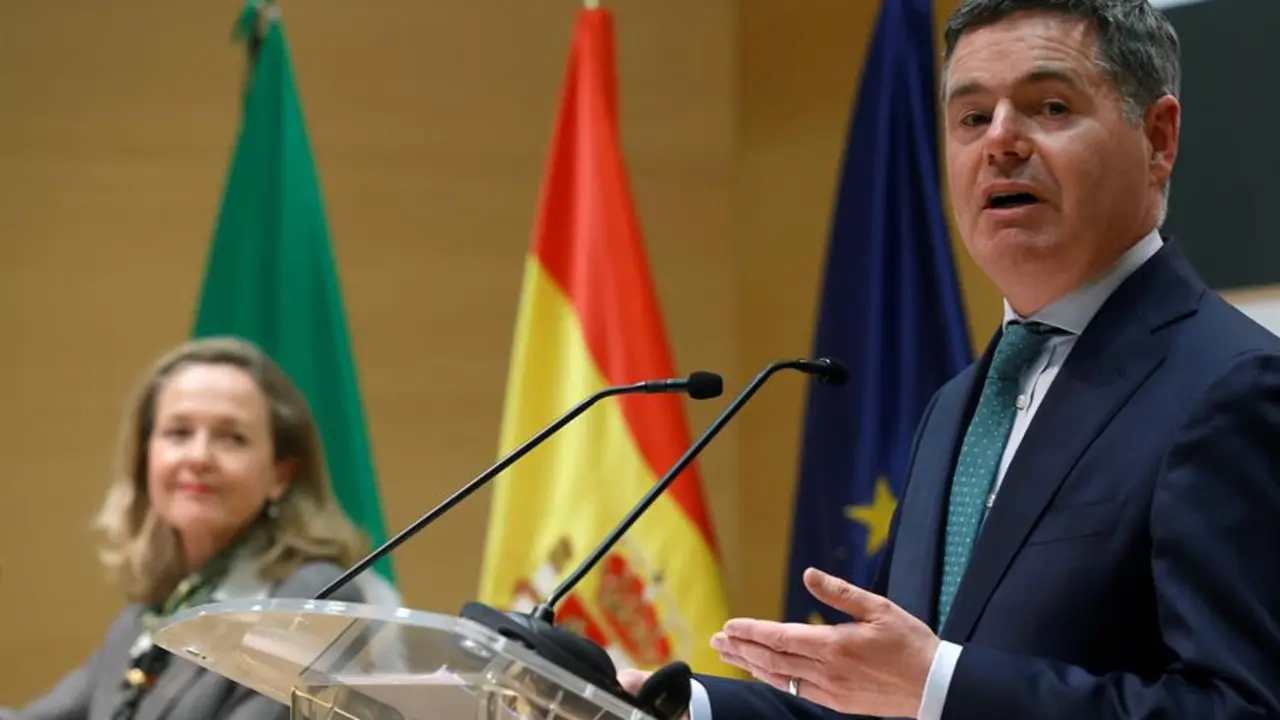 Imagen del presidente del Eurogrupo y ministro irland&eacute;s de Finanzas, Paschal Donohoe, durante una reciente rueda de prensa. EFE / J.J. Guillen