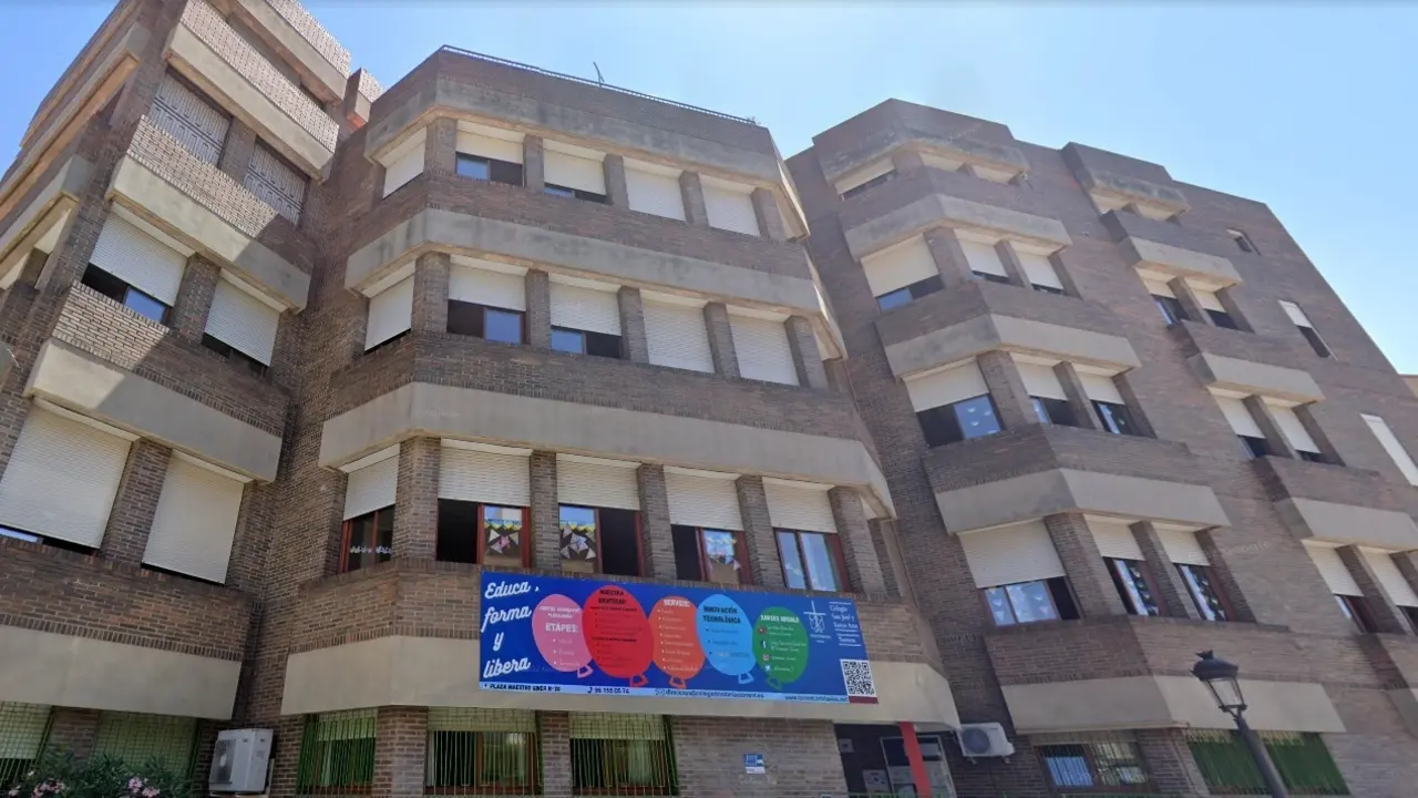Colegio de Torrent afectado por un incendio