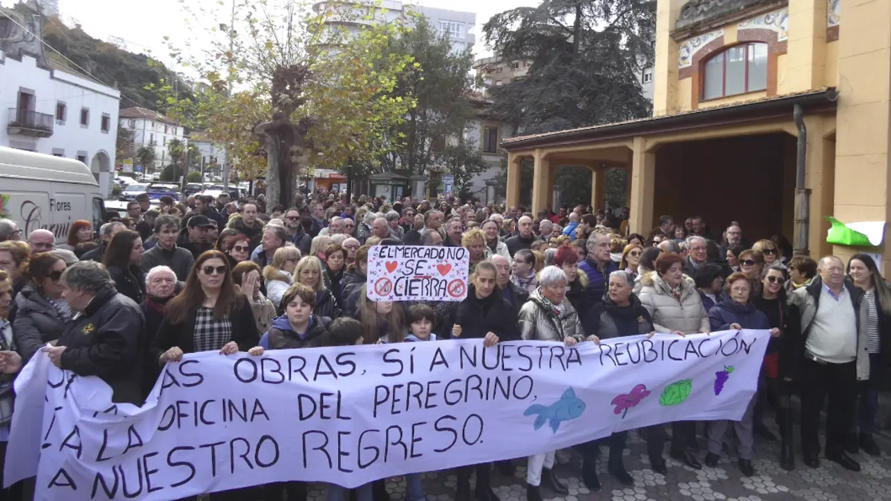 La nefasta gesti&oacute;n del caso &ldquo;Mercado de Abastos&rdquo; de Laredo y el trato prepotente y caciquil del Teniente Alcalde del PRC, hacia las 8 familias asentadoras de la instalaci&oacute;n, le obligan a dimitir o a que sea cesado de inmediato, exige Vox.