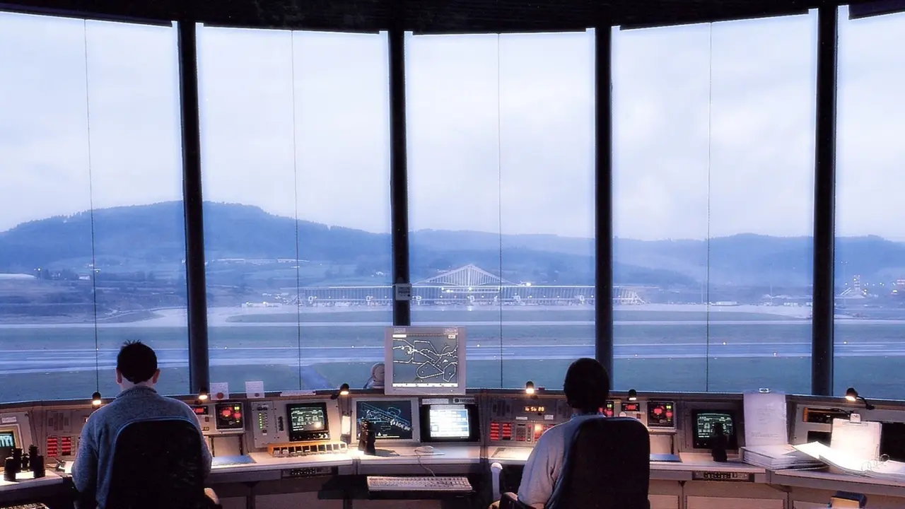 Una torre de control de un aeropuerto. E.P.