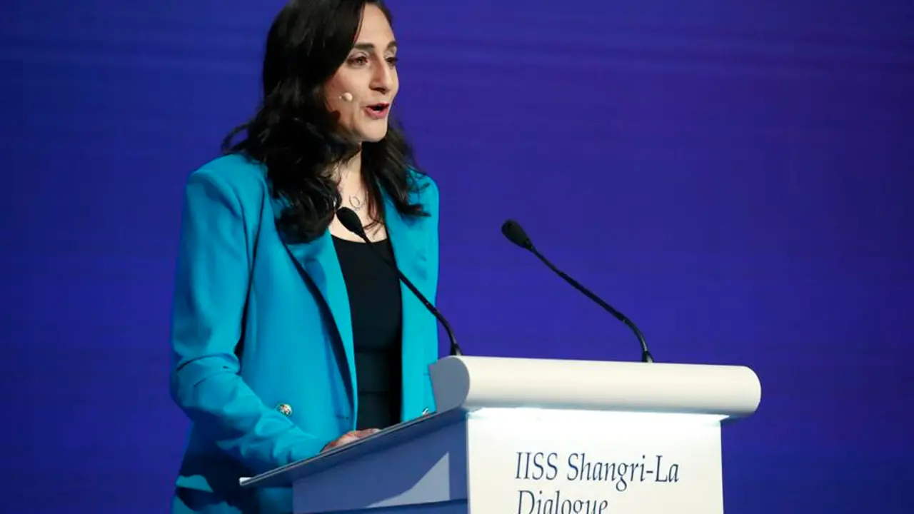La ministra de Defensa canadiense, Anita Anand. EFE / HOW HWEE YOUNG