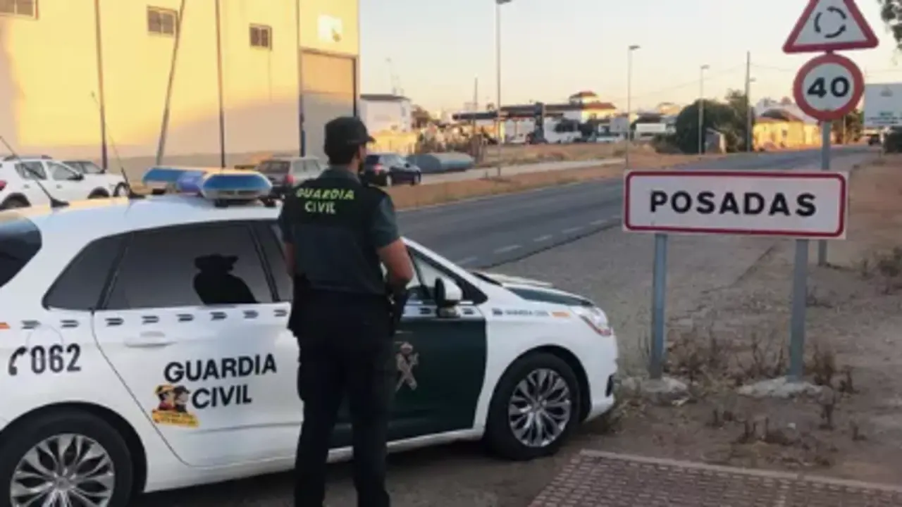 Agente de la Guardia Civil, en Posadas. / GC