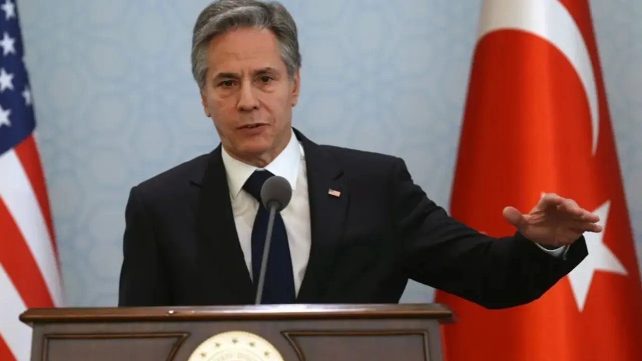 El secretario de Estado de EE. UU., Antony Blinken, en una conferencia de prensa este lunes en Ankara, Turqu&iacute;a. EFE/ Necati Savas