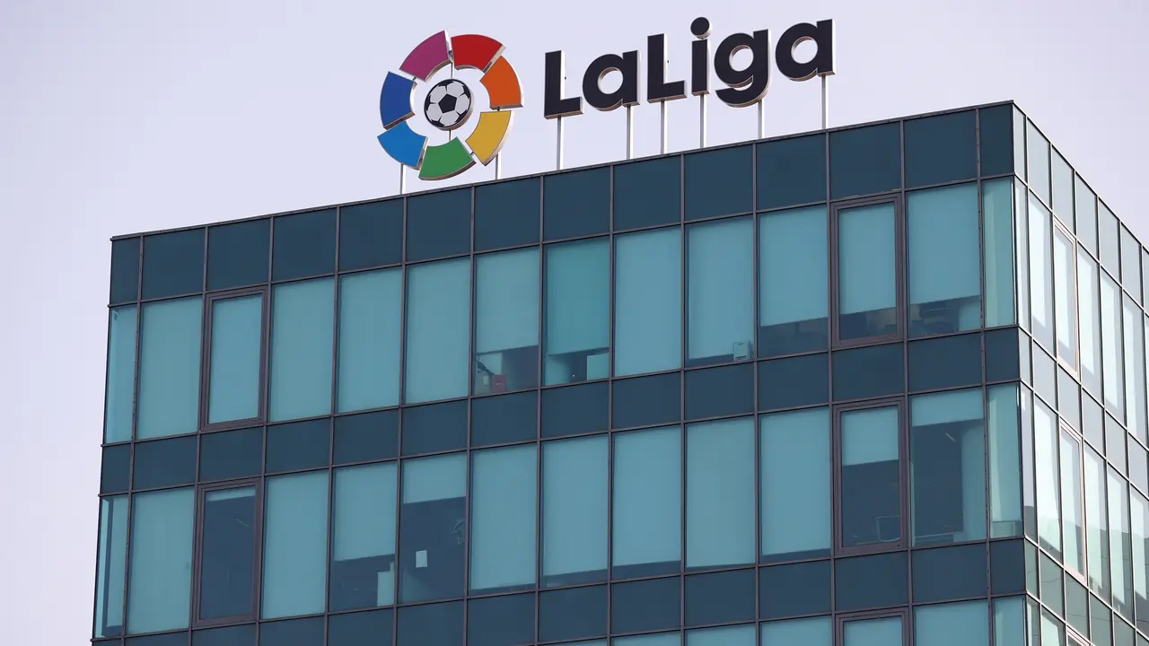 Fachada de la sede de la Liga Nacional de F&uacute;tbol Profesional en una foto dea rchivo. / Chema Moya