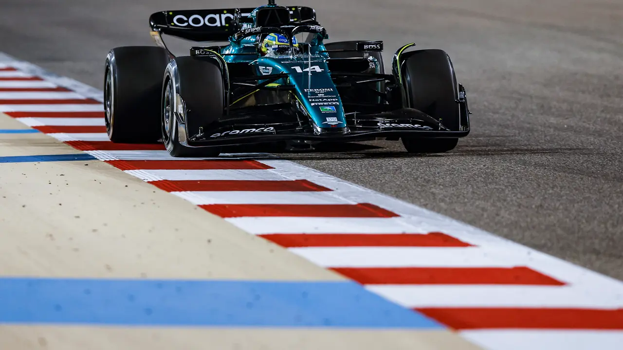 14 ALONSO Fernando (spa), Aston Martin F1 Team AMR23, action during the Formula 1 Aramco pre-season testing 2023 of the 2023 FIA Formula One World Championship from February 23 to 25, 2023 on the Bahrain International Circuit, in Sakhir, Bahrain - Photo Xavi Bonilla / DPPI