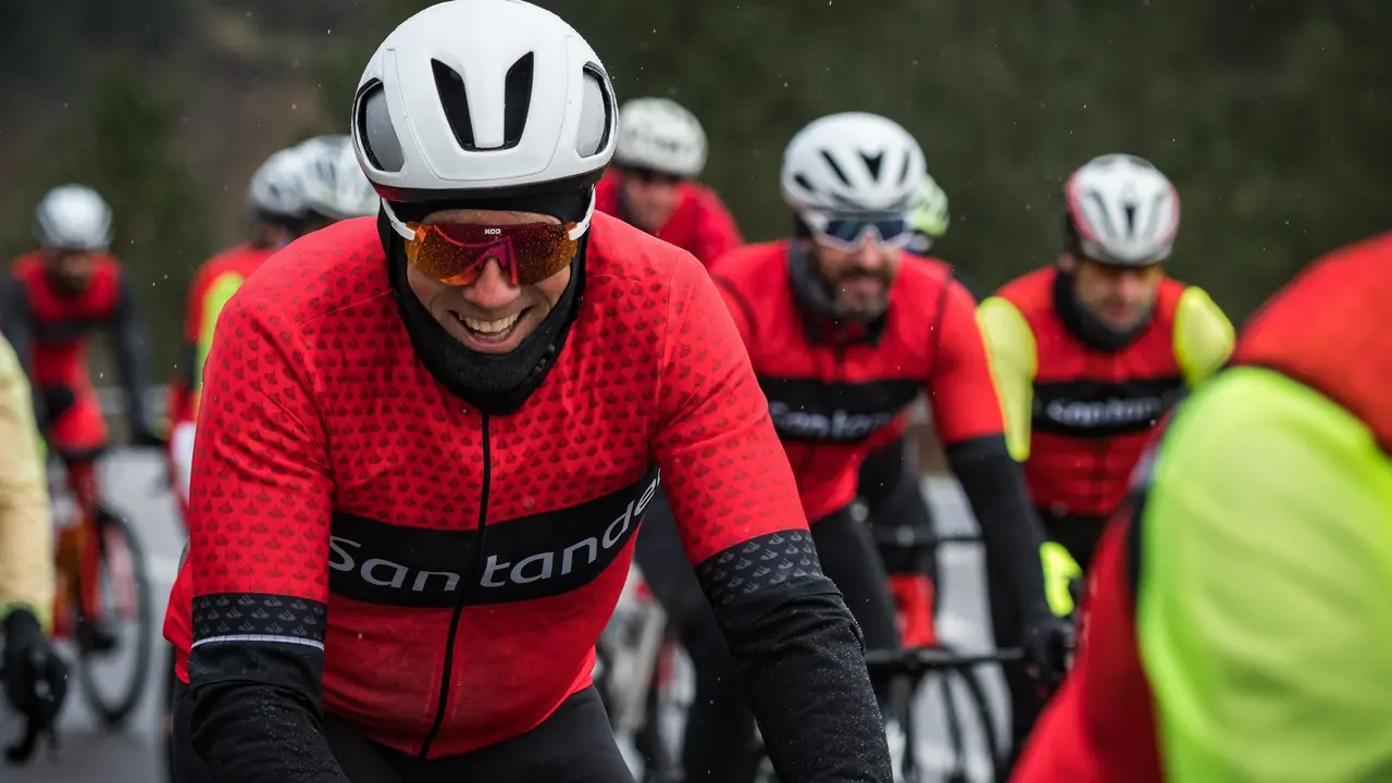 El exciclista Miguel Indurain recorri&oacute; el tramo final de la tercera etapa de O Gran Cami&ntilde;o 2023. / BS