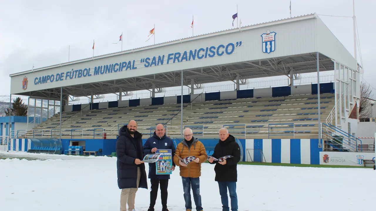 El Naval edita un &aacute;lbum de cromos de sus jugadores. / CDN