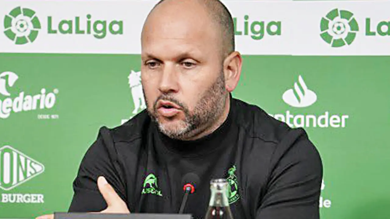 El entrenador del Racing, Jos&eacute; Alberto L&oacute;pez. / RRC