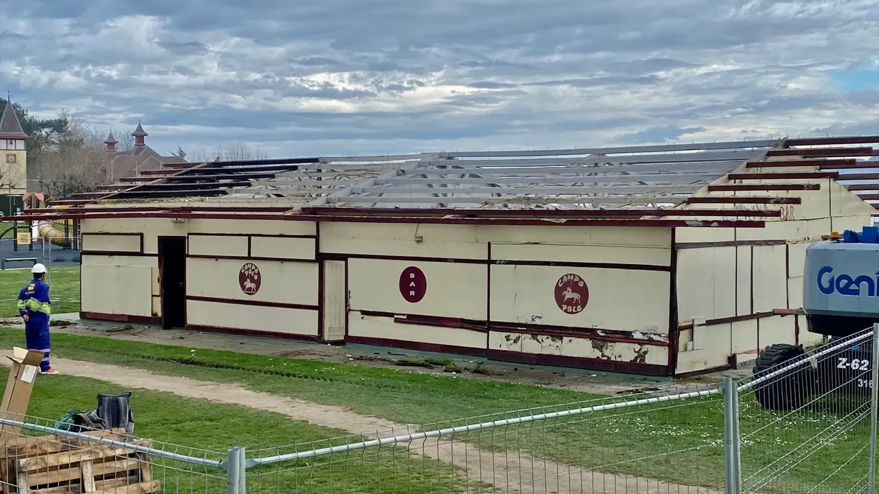 M&oacute;dulo de hosteler&iacute;a de la campa de la Magdalena. / Alerta