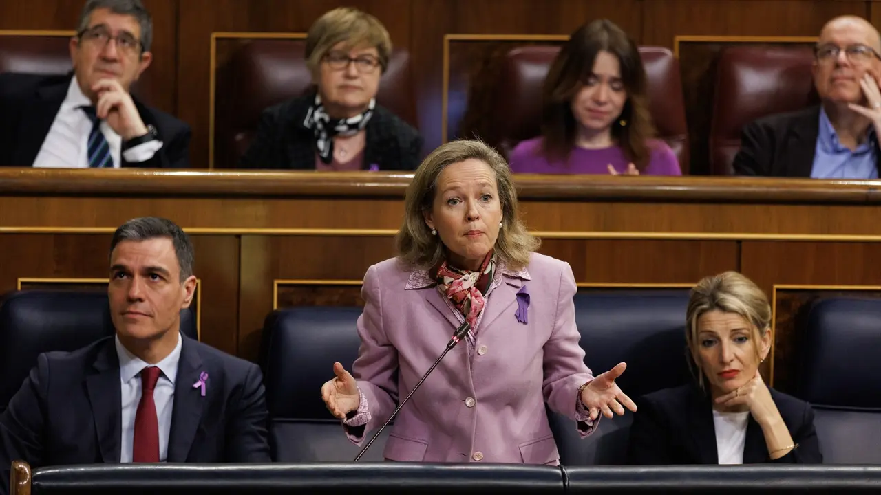Pedro S&aacute;nchez, Nadia Calvi&ntilde;o y Yolanda D&iacute;az en el Congreso. E.P. / Eduardo Parra