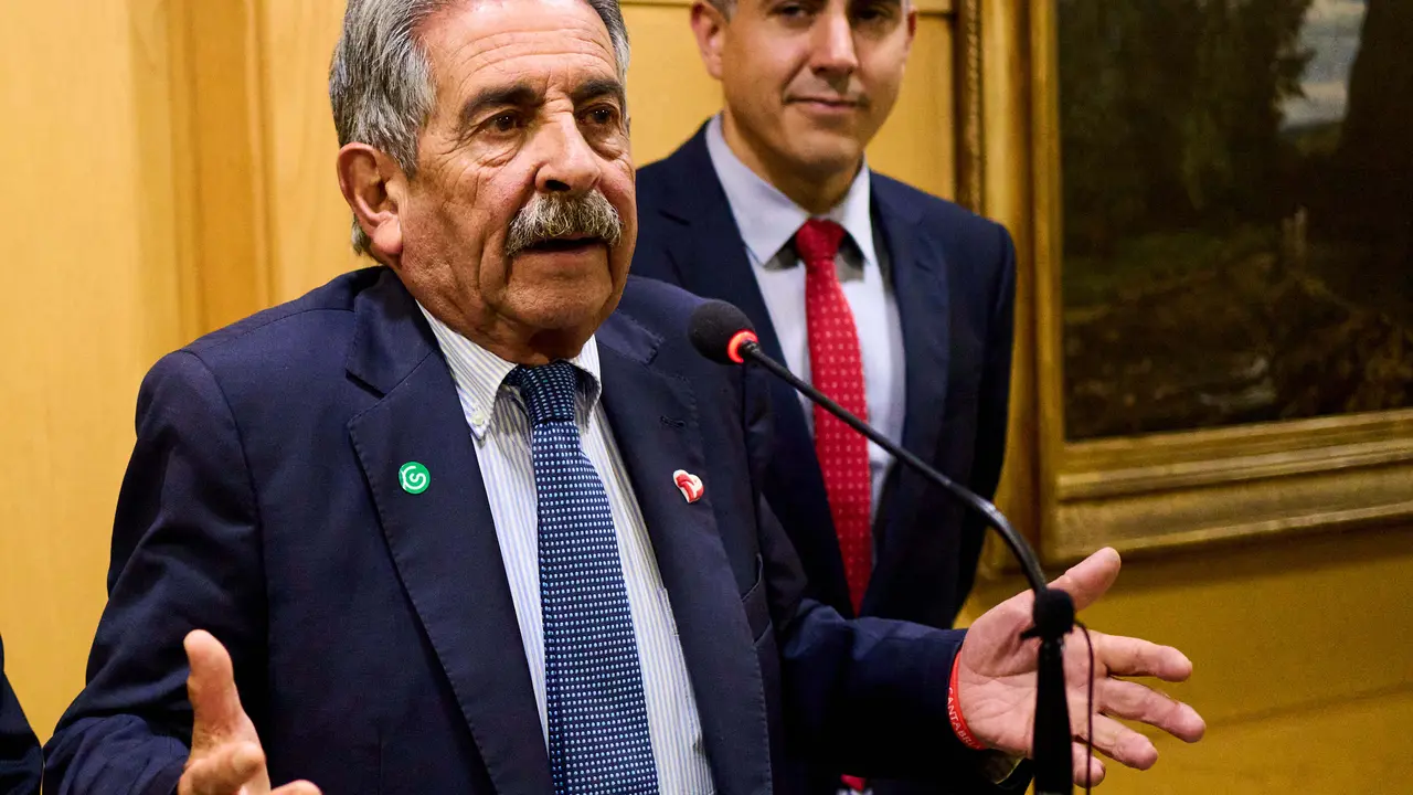 El presidente de Cantabria, Miguel &Aacute;ngel Revilla y el vicepresidente, Pablo Zuloaga. / Alerta