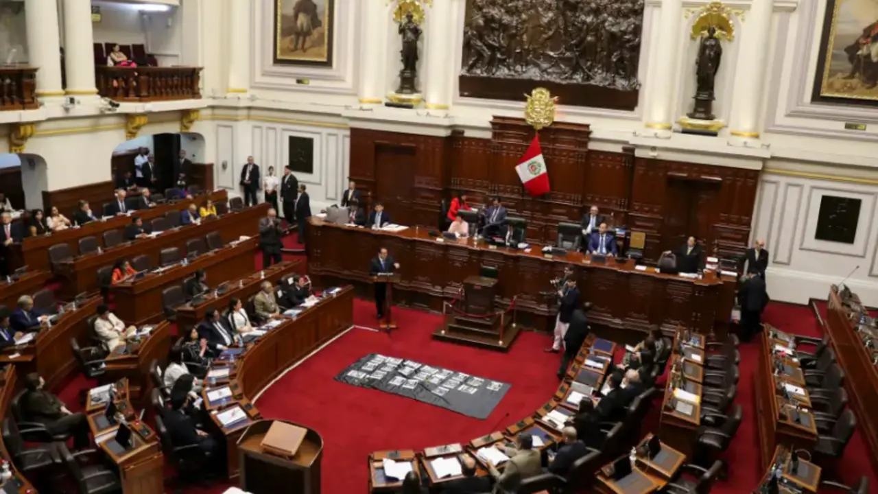 Una sesi&oacute;n del Congreso en Lima (Per&uacute;). EFE/Sebastian Casta&ntilde;eda