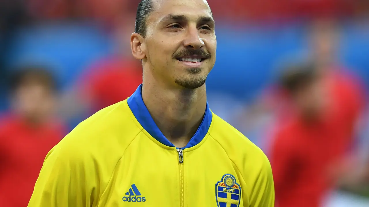 El delantero Zlatan Ibrahimovic, antes de un partido con la selecci&oacute;n sueca. / Federico Gambarini