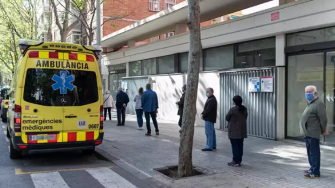 Ambulancia de Sistema de Emergencias M&eacute;dicas (SEM) de la Generalitat de Catalu&ntilde;a, en Barcelona. / Pau Venteo