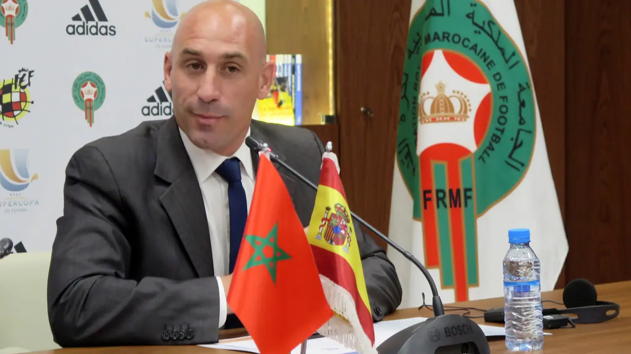 El presidente de la Real Federaci&oacute;n Espa&ntilde;ola de F&uacute;tbol, Luis Rubiales, durante una rueda de prensa. / Javier Otazu