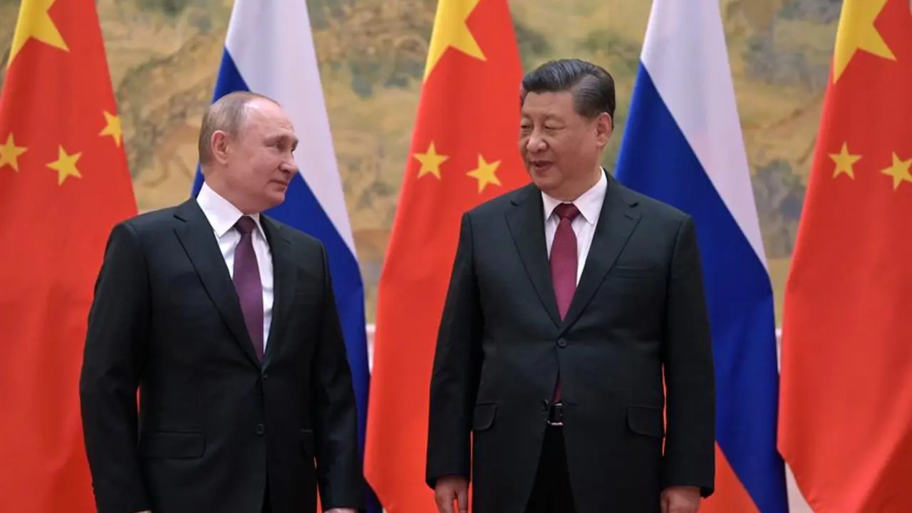 Los presidentes chino, Xi Jinping, y el ruso, Vladimir Putin. EFE / ALEXEI DRUZHININ