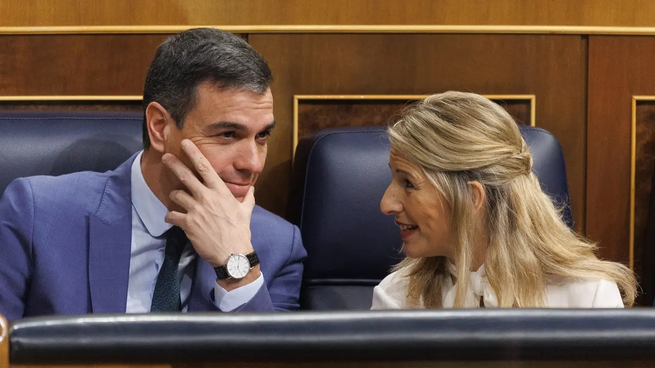 El presidente del Gobierno, Pedro S&aacute;nchez y la vicepresidenta segunda y ministra de Trabajo y Econom&iacute;a Social, Yolanda D&iacute;az. EP / Eduardo Parra